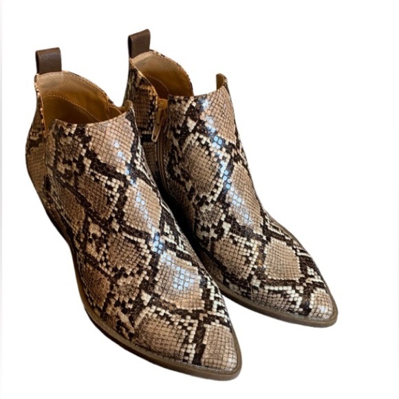 BOHO Sexy Faux Snakeskin Side Zip 1 7/8” Wood Grain Heel Booties Cowboy Boots - Picture 2 of 6